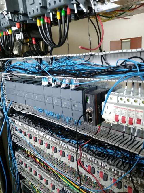 工业网关低成本快捷的实现工厂的数据采集